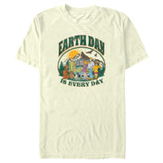 Men's Scooby Doo Every Day Is Earth Day Mystery Gang  Adult T-Shirt